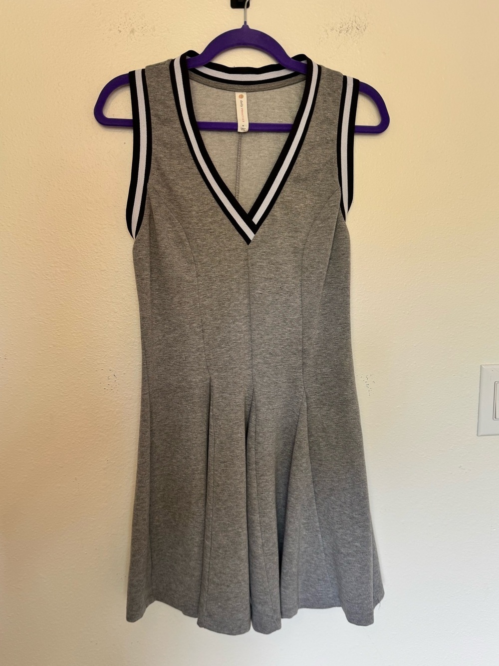 Anthropologie Daily Practice Active Mini Dress Gray Pleated V Neck Medium EUC - Picture 4 of 9